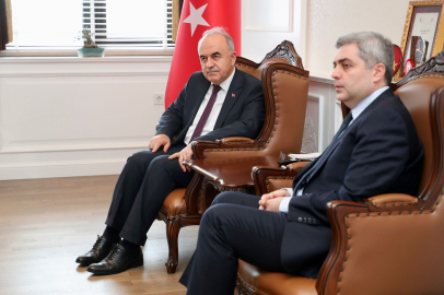 GÜRCİSTAN’IN ANKARA BÜYÜKELÇİSİ KALANDİA, VALİ EROL’U ZİYARET ETTİ