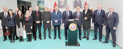 GÜRCİSTAN’IN ANKARA BÜYÜKELÇİSİ KALANDİA, VALİ EROL’U ZİYARET ETTİ