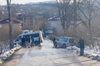 ÖĞRENCİ SERVİSİ İLE HAFİF TİCARİ ARAÇ ÇARPIŞTI