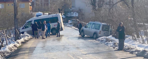 ÖĞRENCİ SERVİSİ İLE HAFİF TİCARİ ARAÇ ÇARPIŞTI