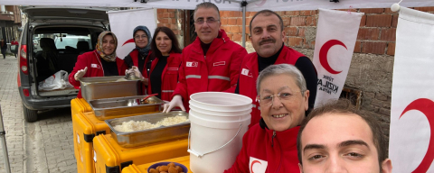 KIZILAY GÖNÜLLERİ ISITTI