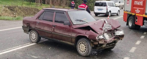 ULUBEY YOLUNDA KAZA: 3 YARALI