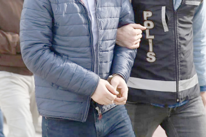 ARANAN FİRARİLER KISKIVRAK YAKALANDI