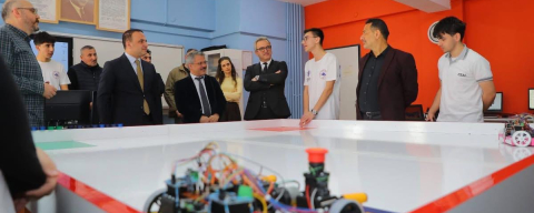 GENÇLER GELECEĞİ KODLUYOR!