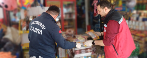 YÜZLERCE ÜRÜNE EL KONULDU