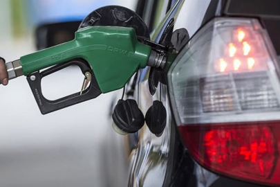 MOTORİN VE BENZİNE İNDİRİM GELDİ