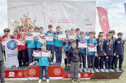 PİSTTE FATSA FIRTINASI!