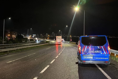 VİRAJI ALAMAYAN OTOMOBİL TAKLA ATTI, 2 YARALI