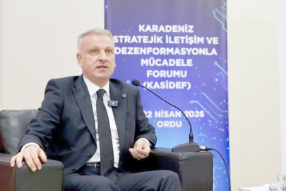 “YALAN SAĞANAĞI ALTINDAYIZ!”