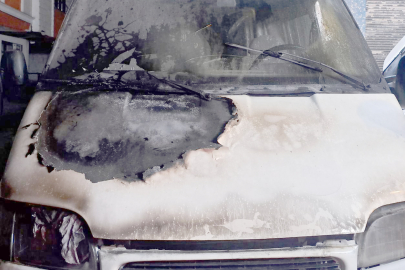 PARK HALİNDEKİ ARAÇ ALEV ALDI