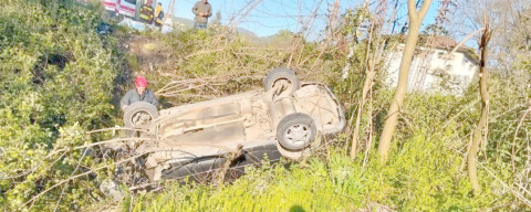 TAKLA ATAN ARAÇ BAHÇEYE UÇTU: 1 YARALI