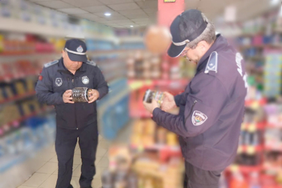 YÜZLERCE TARİHİ GEÇMİŞ ÜRÜN RAFLARDAN TOPLADI