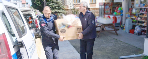 YÜZLERCE TARİHİ GEÇMİŞ ÜRÜN RAFLARDAN TOPLADI