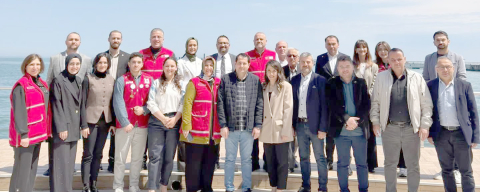 “AYNI HİLALİN ALTINDA UMUDU BÜYÜTÜYORUZ”