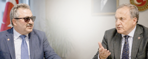 “BİZİ MADENCİLERLE YAN YANA GÖSTERMEYİN!”