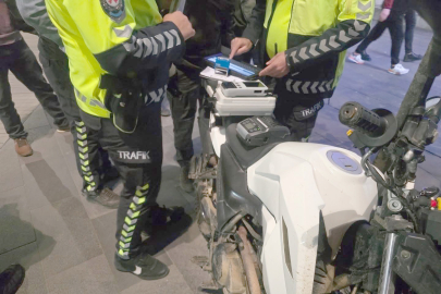 PLAKASIZ VE ALKOLLÜ MOTOSİKLET SÜRÜCÜSÜNE 76 BİN TL CEZA