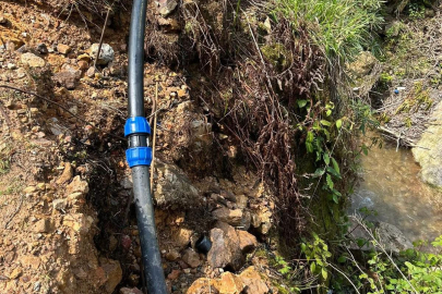 MAHALLE BORULARINI YAKIP PARÇALADILAR