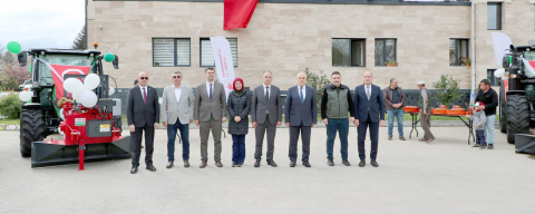 VALİ EROL, ORKÖY PROJESİ KAPSAMINDA TRAKTÖR DAĞITIM PROGRAMINA KATILDI