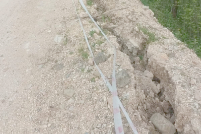 YOL KAPANDI,  EKİPLER SEFERBER OLDU