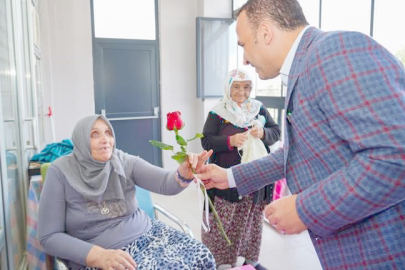 HUZUREVİNDE ANNELERE ANLAMLI ZİYARET