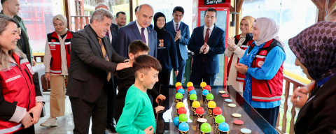 VALİ EROL, DİJİTAL DETOKS KAMPI’NI ZİYARET ETTİ