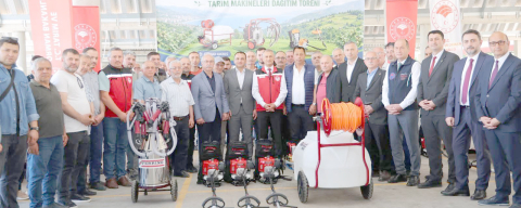 ÇİFTÇİLERE TARIM MAKİNESİ DESTEĞİ
