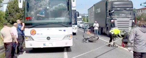 OTOBÜSE ÇARPAN MOTOSİKLET SÜRÜCÜSÜ HAYATINI KAYBETTİ