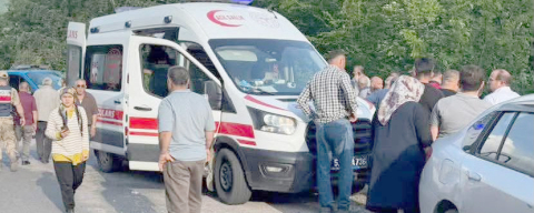 MİNİBÜS UÇURUMA  DEVRİLDİ, 9 KİŞİ YARALANDI