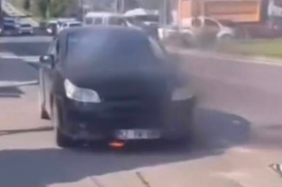 SEYİR HALİNDEKİ  OTOMOBİL ALEVLERE ALDI