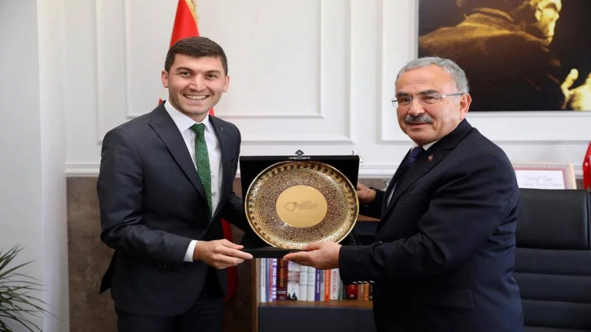 Başkan Güler, Gülyalı Belediyesini Ziyaret Etti