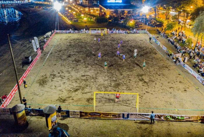 Türkiye’nin Tek ‘Manyetik Kum Gece Futbol Turnuvası’ Ünye’de Başladı